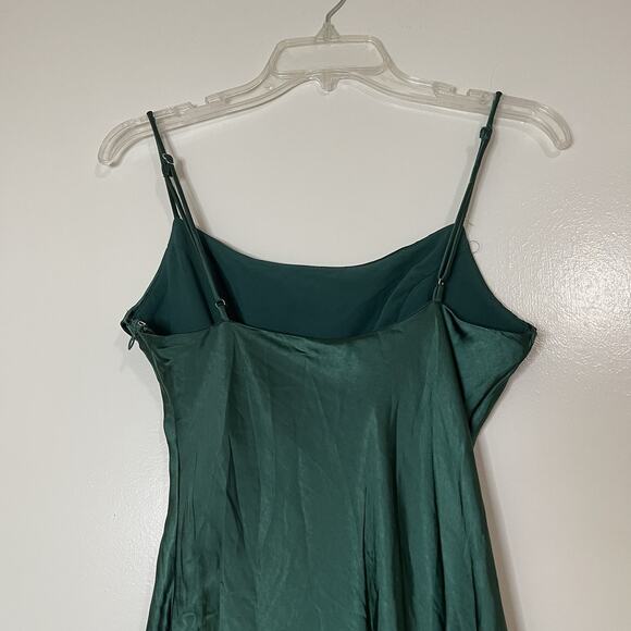 NEW! Selfie Leslie Well Versed Pleated Bust Front Split Dress Forest Green Med - Picture 7 of 10
